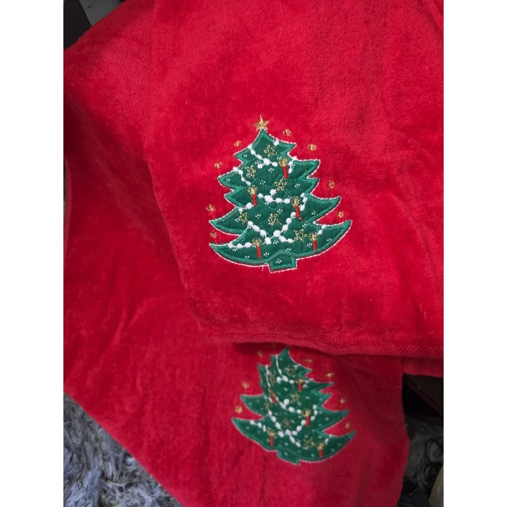 Vintage R.A. Briggs Christmas Towel Set – Bath Towel + Hand Towel – Embroidered